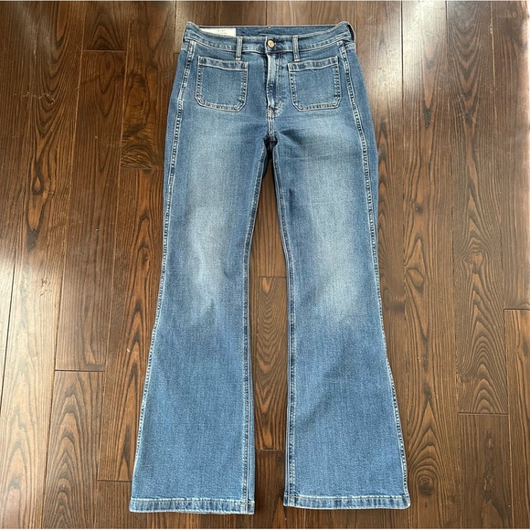 GAP Flare High Rise Blue Denim Jeans with Two Front Pockets -Medium Wash Size 29 - Picture 3 of 16